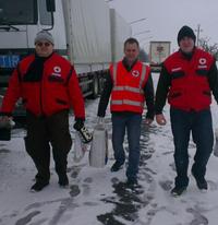 Kamionosok segítségére sietett a Vöröskereszt